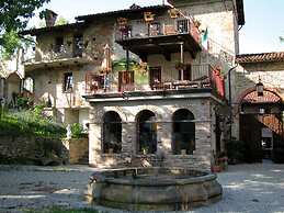 Mansion in Langhe Hills With Pool