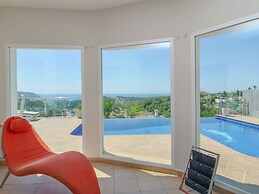 Coastal Villa With Pool