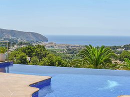 Coastal Villa With Pool