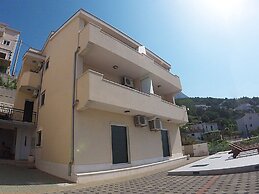 Sea-view Retreat in Celina