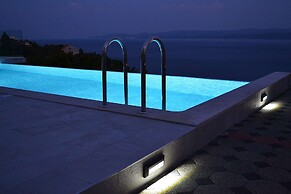 Sea-view Retreat in Celina