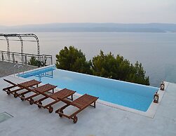 Sea-view Retreat in Celina
