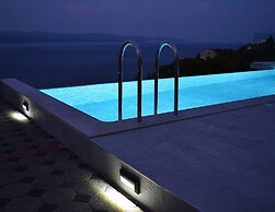 Sea-view Retreat in Celina