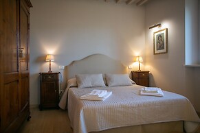 Holiday Home in Cortona With Pool & Valley Views