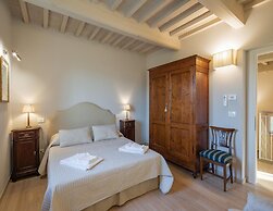 Holiday Home in Cortona With Pool & Valley Views