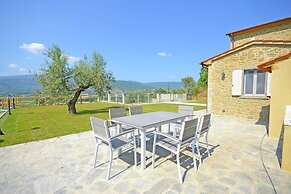 Holiday Home in Cortona With Pool & Valley Views