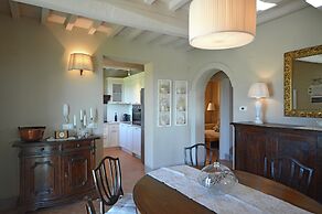 Holiday Home in Cortona With Pool & Valley Views