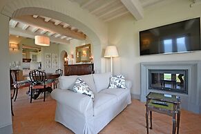 Holiday Home in Cortona With Pool & Valley Views