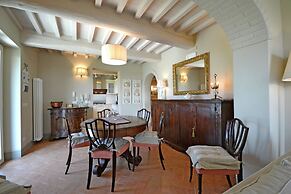 Holiday Home in Cortona With Pool & Valley Views