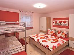Wohnung in Lichtenhain mit Teich