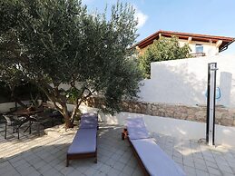 Modern Apartment With Private Pool in Maslenica
