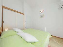Modern Apartment With Private Pool in Maslenica