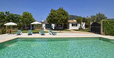 Country House in Selva With Private Pool