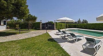 Country House in Selva With Private Pool