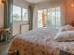 Luxurious Apartment in Roses With Swimming Pool