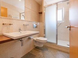 Luxurious Apartment in Roses With Swimming Pool