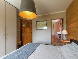 Beautiful Holiday Home in Redu With Whirlpool