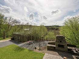 Beautiful Holiday Home in Redu With Whirlpool