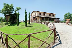 Mansion in Montefiascone Near Rocca dei Papi