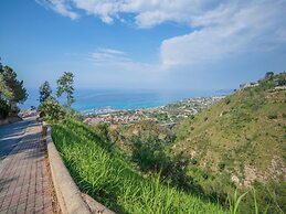 Apartment in Tropea With Mountain Views