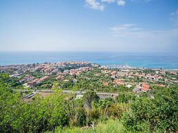 Apartment in Tropea With Mountain Views