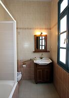 Polyxenia Hotel
