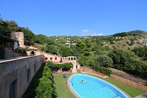 Mansion in Capo Vaticano Near the Beach