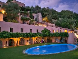Mansion in Capo Vaticano Near the Beach