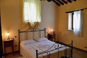 Holiday Home in Tuscany With Pool & Views