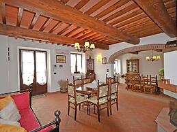 Holiday Home in Tuscany With Pool & Vineyards
