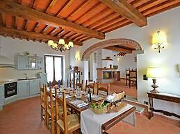 Holiday Home in Tuscany With Pool & Vineyards