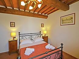 Holiday Home in Tuscany With Pool & Vineyards