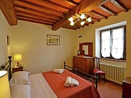 Holiday Home in Tuscany With Pool & Vineyards