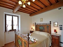Holiday Home in Tuscany With Pool & Vineyards