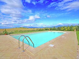 Holiday Home in Tuscany With Pool & Vineyards