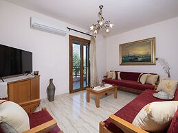 Modern Holiday Home in Sfakaki