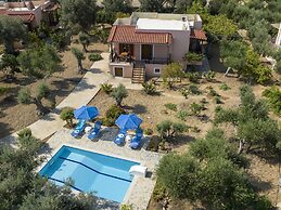 Modern Holiday Home in Sfakaki