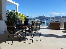 Apartment With Terrace for 4 People