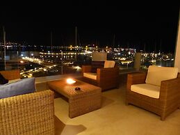 Apartment With Terrace for 4 People