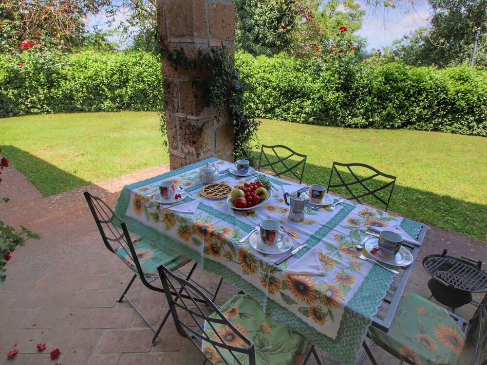 Farmhouse in Proceno With Pool
