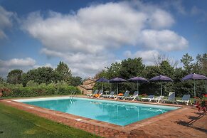 Farmhouse in Proceno With Pool