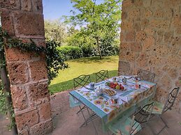 Farmhouse in Proceno With Pool