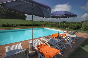 Farmhouse in Proceno With Pool