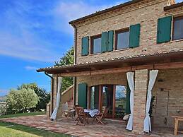 Tranquil Hilltop Cottage
