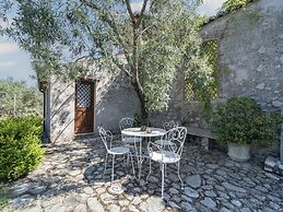 Holiday Home in Stilo With Pool & Views
