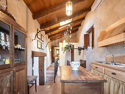 Holiday Home in Stilo With Pool & Views