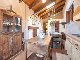 Holiday Home in Stilo With Pool & Views