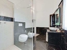 Castle in Romano D'ezzelino With Garden