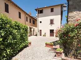 Apartment in Pergine Valdarno With Pool
