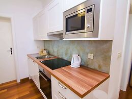 Apartment in Murter With Pool & Bubble Bath